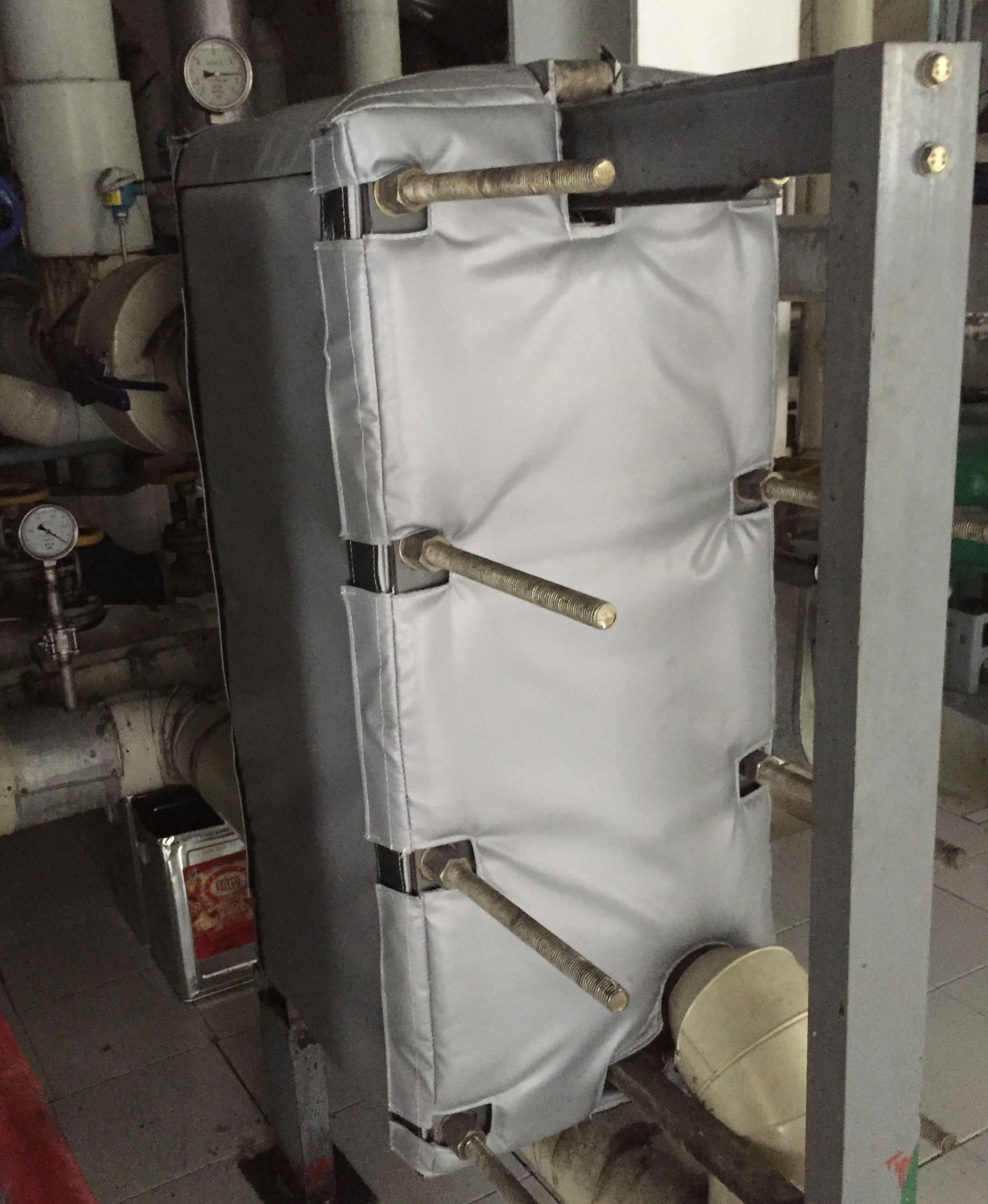 板式<a href=http://m.bgcj.net.cn/e/tags/?tagname=%E6%8D%A2%E7%83%AD%E5%99%A8%E4%BF%9D%E6%B8%A9 target=_blank class=infotextkey>換熱器保溫</a>套