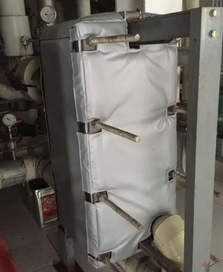 板式<a href=http://m.bgcj.net.cn/e/tags/?tagname=%E6%8D%A2%E7%83%AD%E5%99%A8%E4%BF%9D%E6%B8%A9 target=_blank class=infotextkey>換熱器保溫</a>套